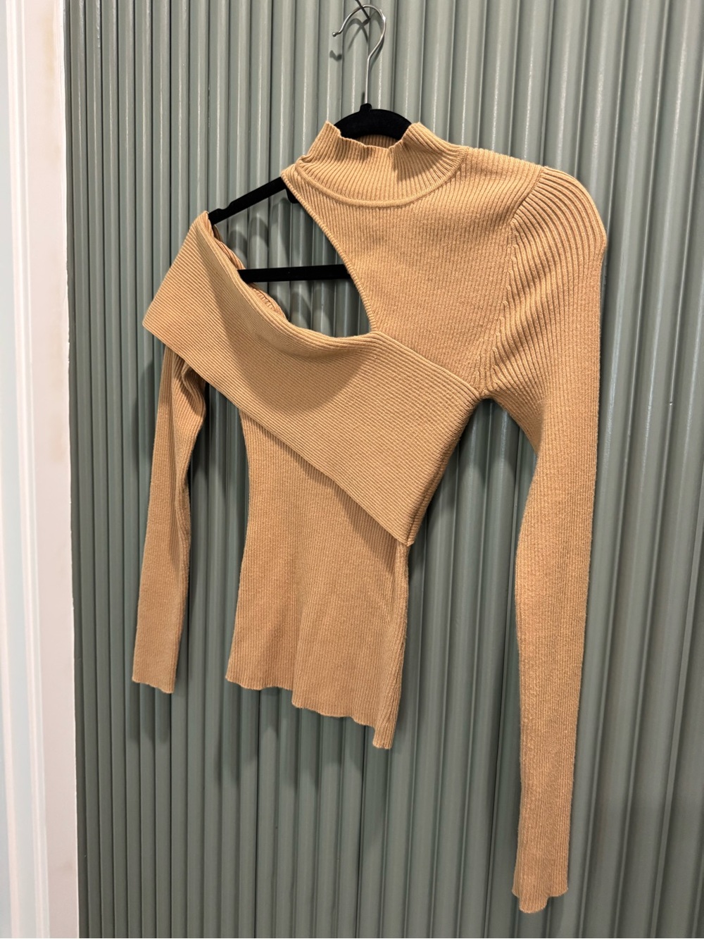 NBD Camel Ribbed Asymmetric Cutout Turtleneck Sweater - Picture 4 of 7